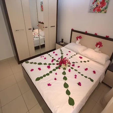 1 Bedroom At The Famous Cleopatra Beach 아파트 알란야