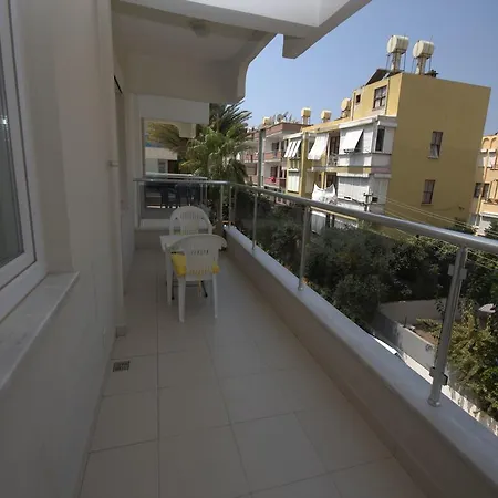 1 Bedroom At The Famous Cleopatra Beach *